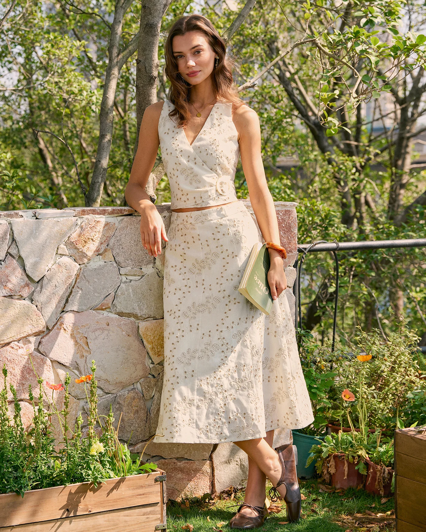 Beige Embroidery Midi Skirt - Image 4