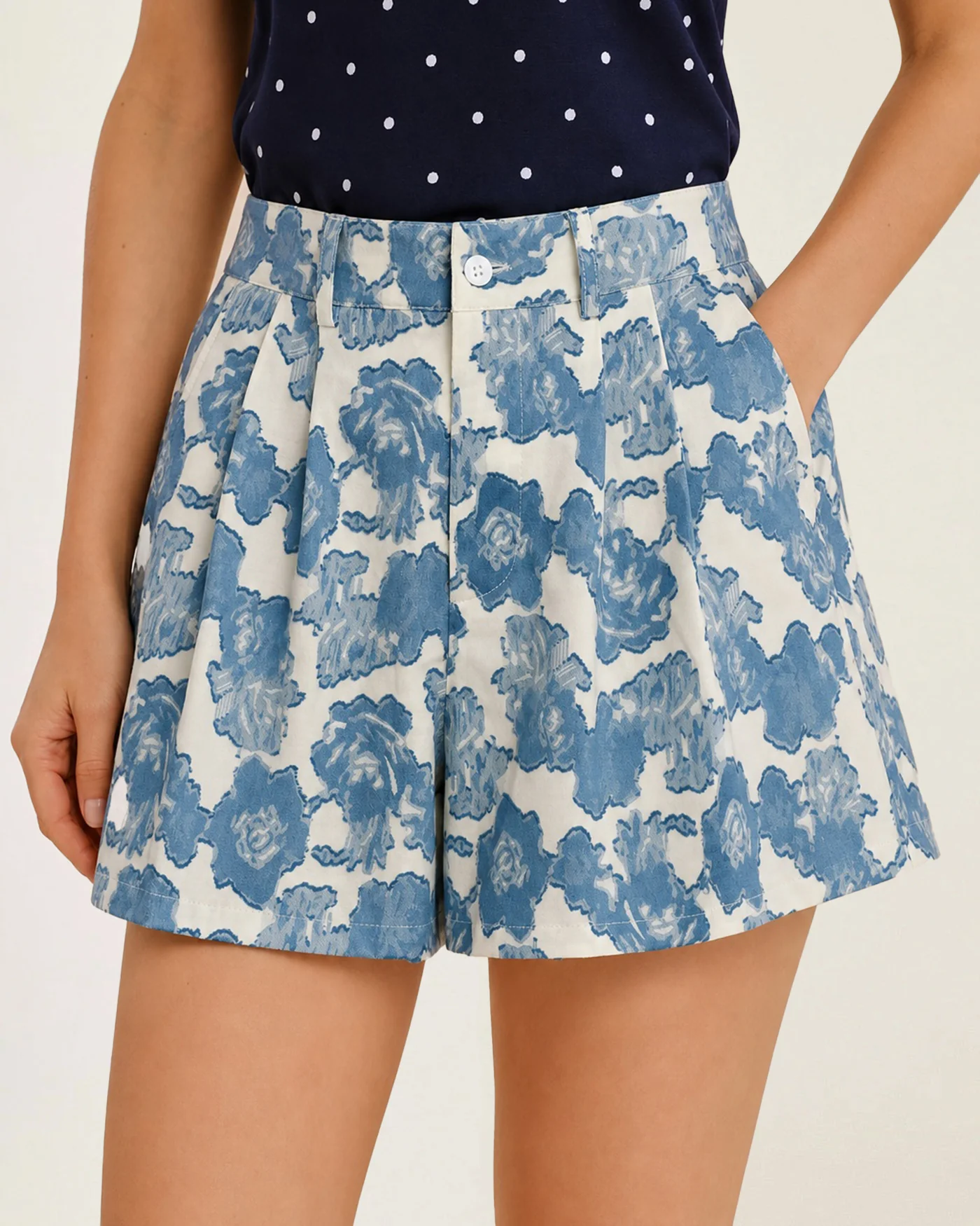 Blue Floral Button Pockets Shorts - Image 3