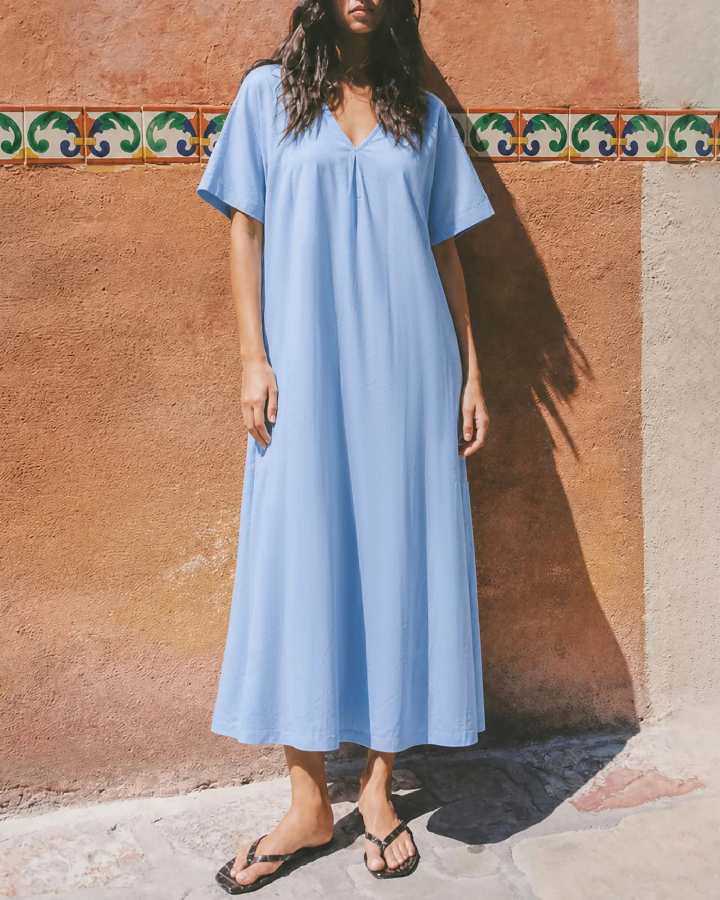 Blue Solid V Neck Pockets Midi Dress - Image 2
