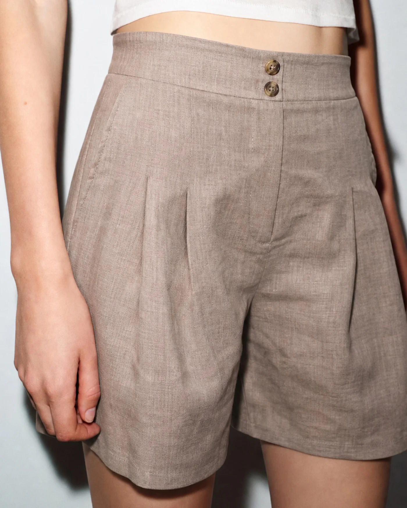 Brown Elastic Waist Pockets Shorts - Image 2