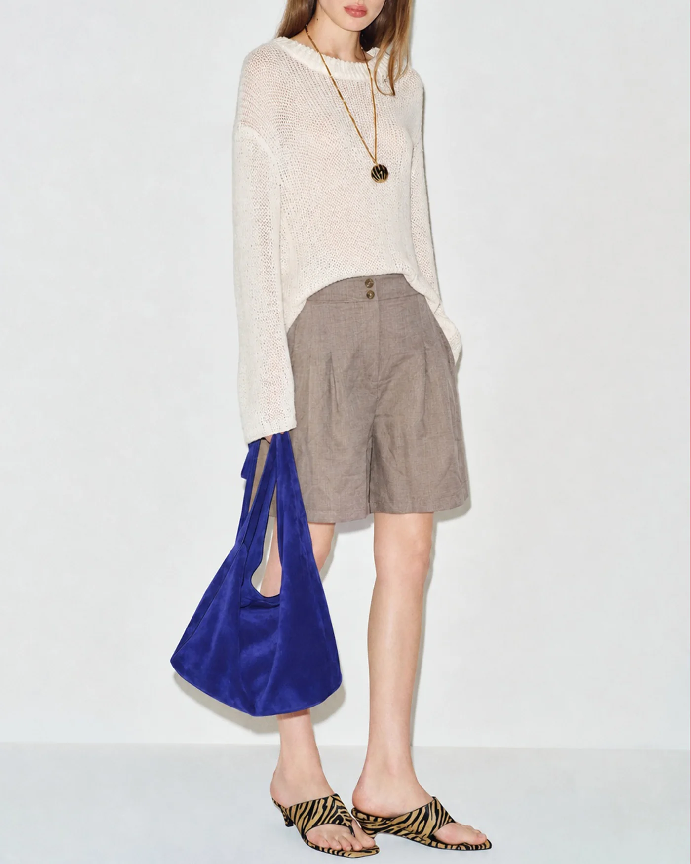 Brown Elastic Waist Pockets Shorts - Image 3
