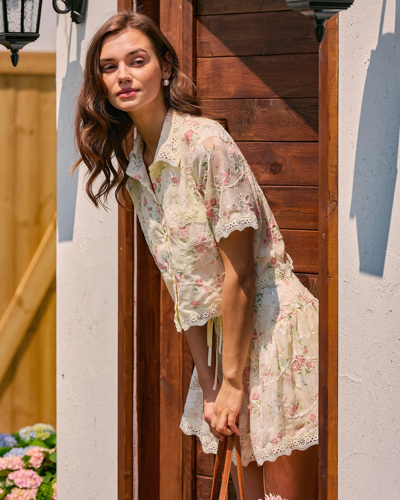 Floral Collar Lace Pockets Blouse - Image 4