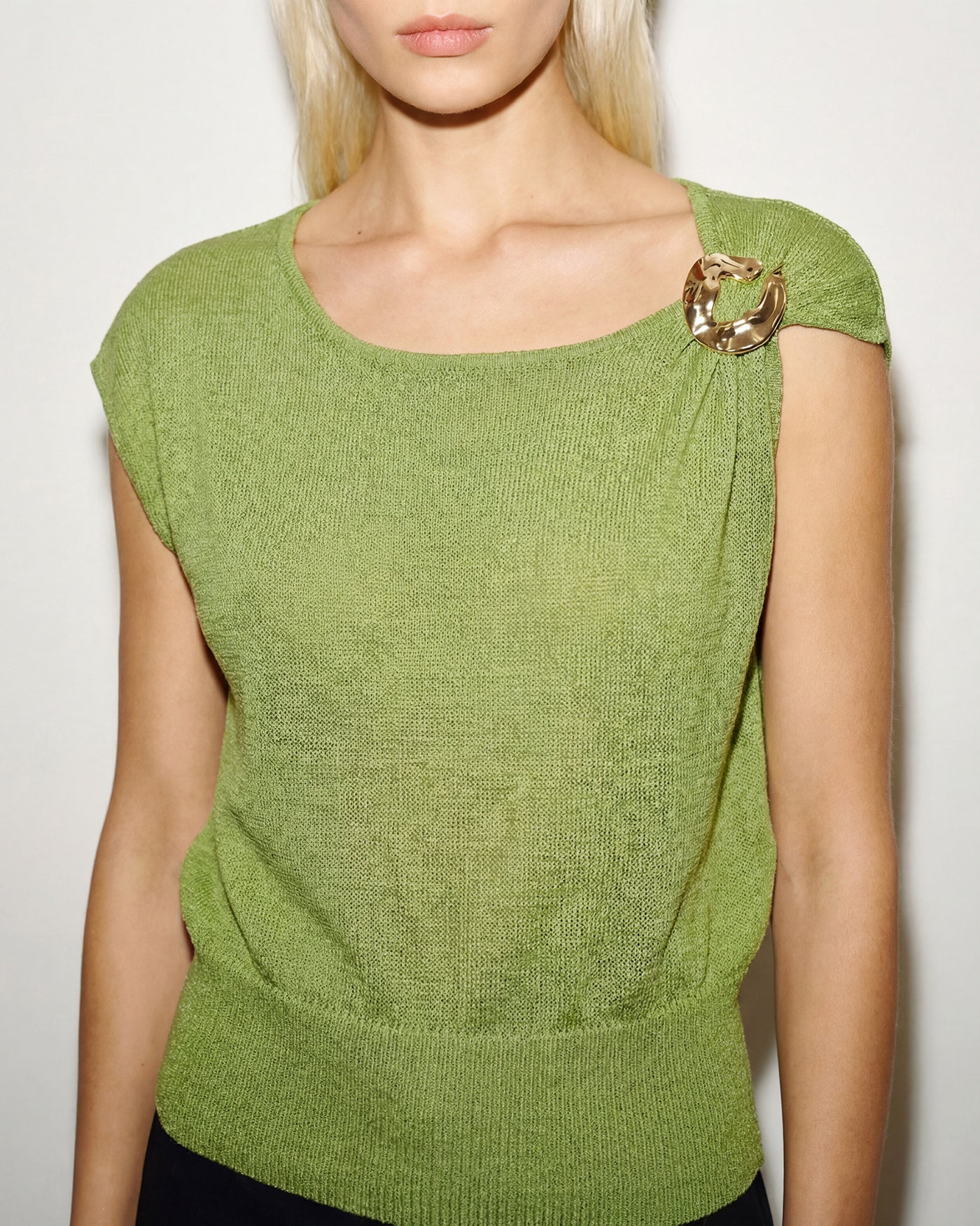 Green Round Neck Drop Shoulder Knit Sweater - Image 2