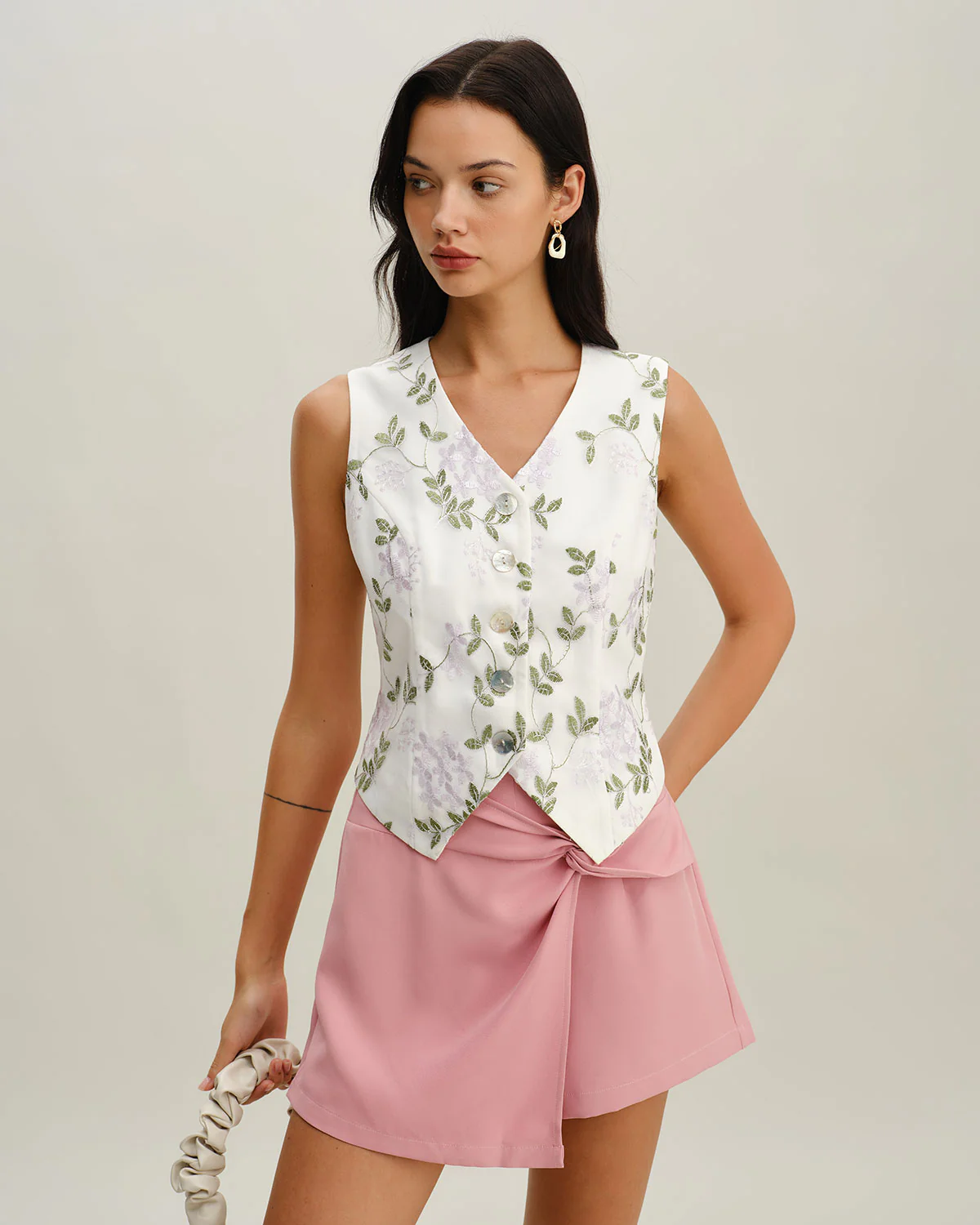White Embroidery V Neck Button Vest - Image 2