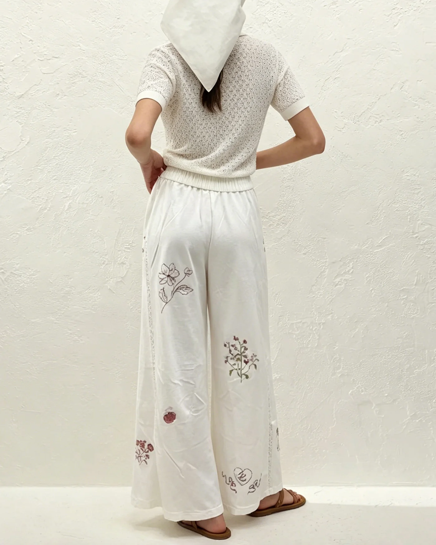 White Floral Embroidery Straight Pants - Image 4