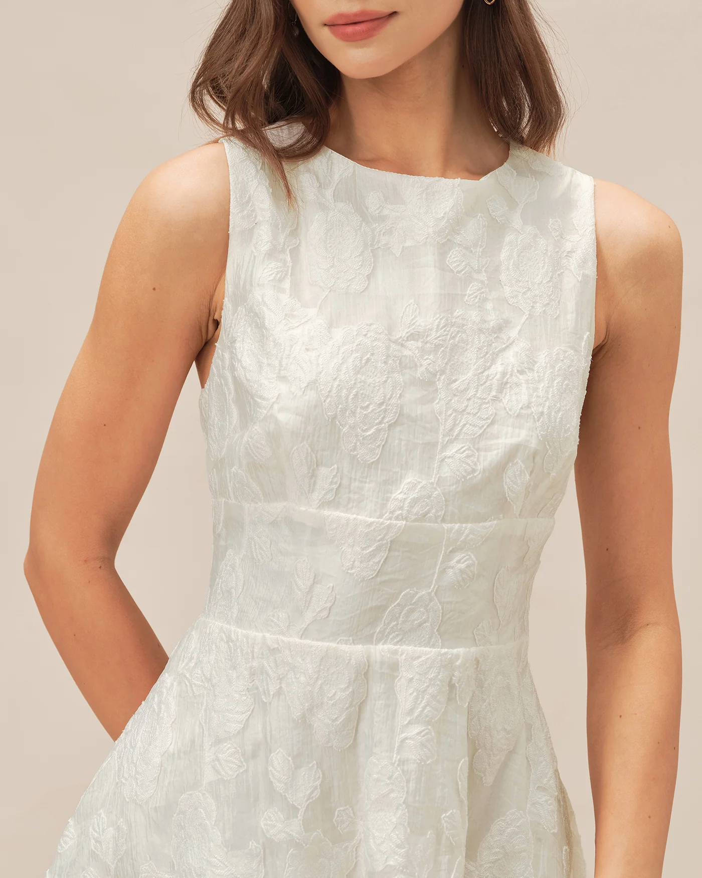 White Round Neck Jacquard Mini Dress - Image 3